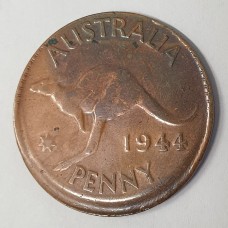 AUSTRALIA 1944 .  ONE 1 PENNY . ERROR . OFF CENTRE MIS-STRIKE